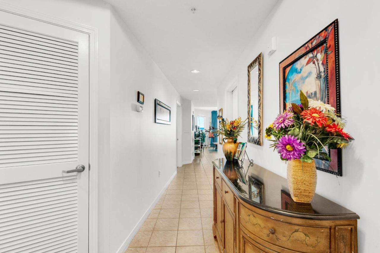 Destin West Gulfside #608 Holiday home