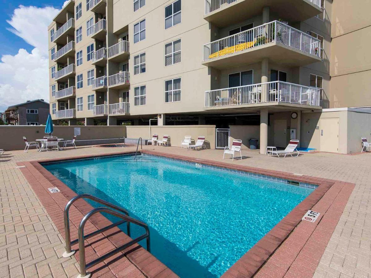 Palm Court Yacht Club #308 Apartment