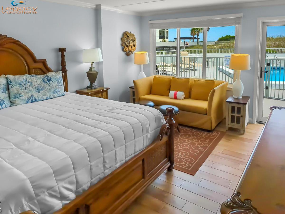 Apartment Cozy Little Beachfront Studio - Walk Out Your Back Door To The Beach!