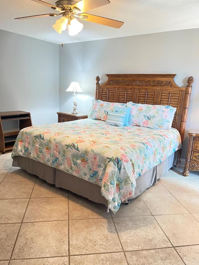 102 Surf Dweller By Alicia Hollis Realtor - Open March 16th Week Holiday home *