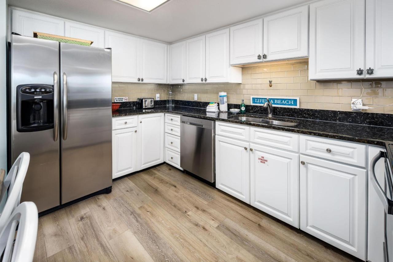 Nautilus 1203 - Gulf Front 2 Bedroom! 2nd Floor! Free Service March To October Fort Walton Beach