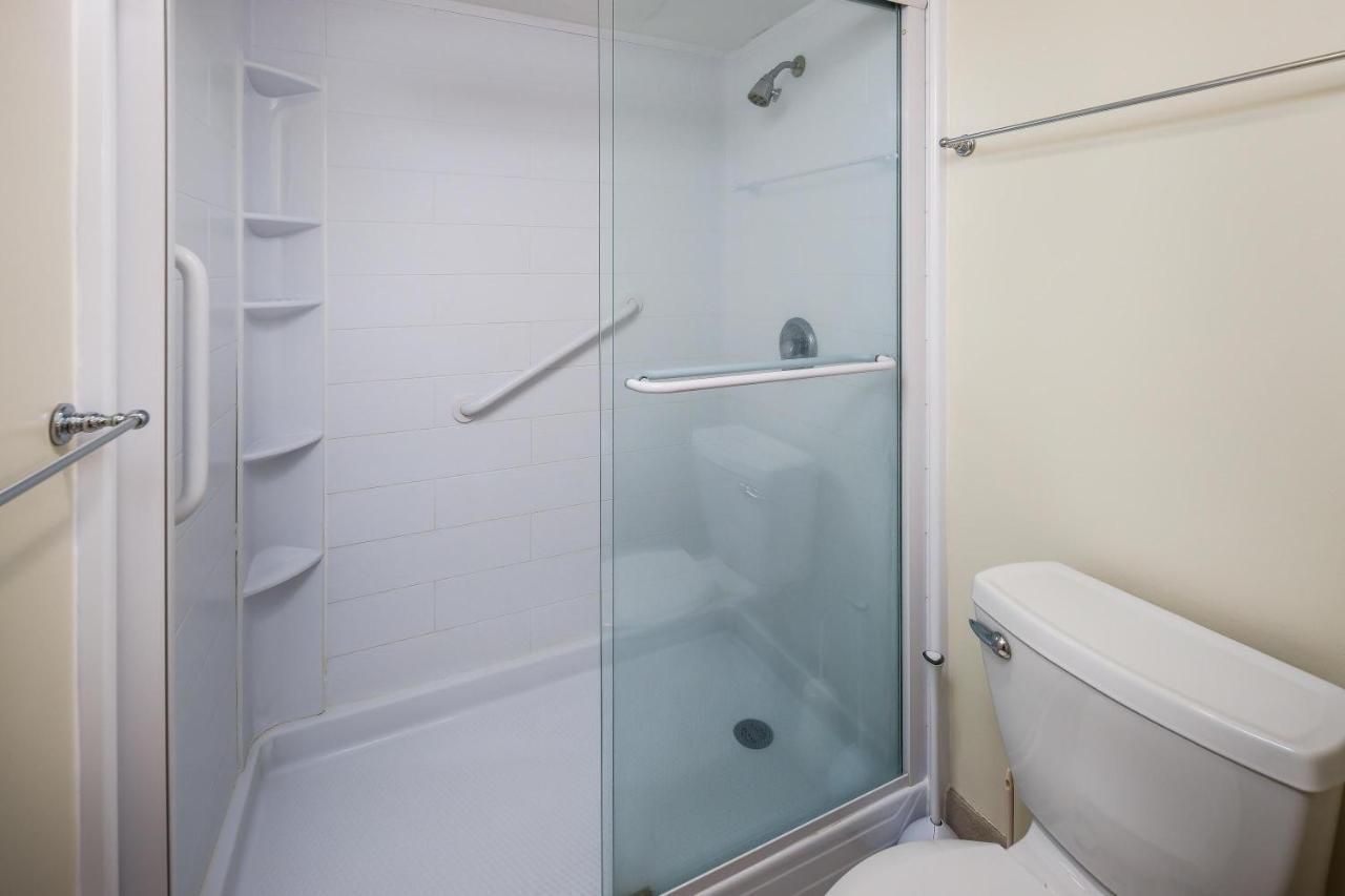 Nautilus 1204 - Gulf Front - 2 Bedroom! 2nd Floor Free Service March To October