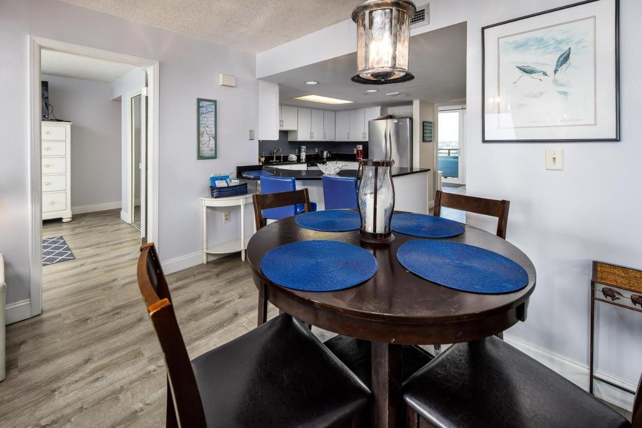 Nautilus 1601 - Gulf Front 2 Bedroom - 6th Floor - Huge Wraparound Balcony Holiday home