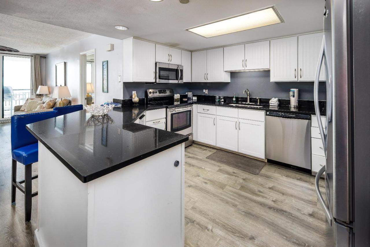 Nautilus 1601 - Gulf Front 2 Bedroom - 6th Floor - Huge Wraparound Balcony Holiday home Fort Walton Beach