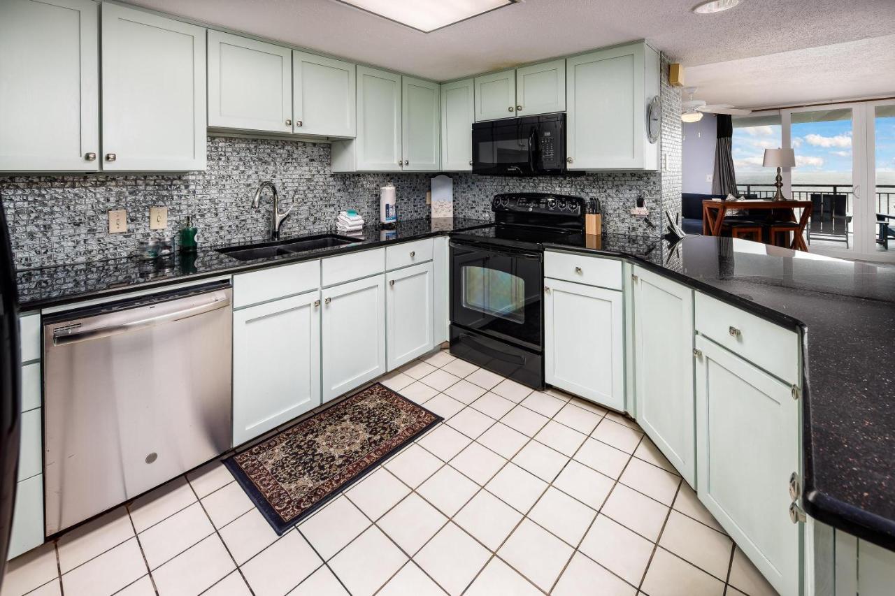 Nautilus 1704 Gulf Front Large 2 Bedroom Penthouse Huge Wrap Around Balcony Holiday home
