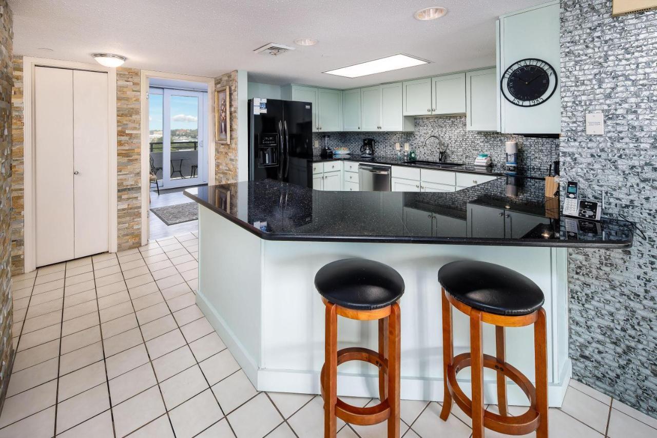 Nautilus 1704 Gulf Front Large 2 Bedroom Penthouse Huge Wrap Around Balcony Holiday home Fort Walton Beach