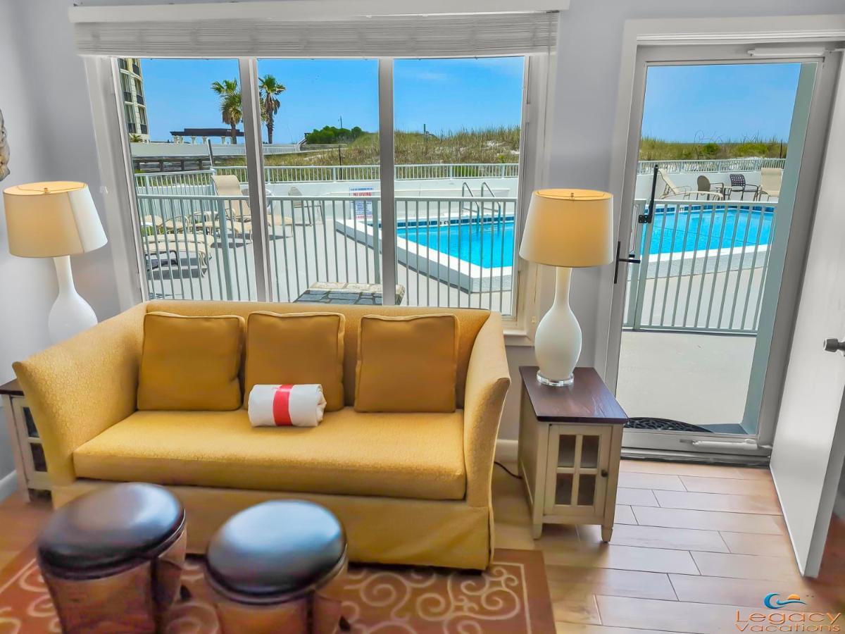 Cozy Little Beachfront Studio - Walk Out Your Back Door To The Beach! *