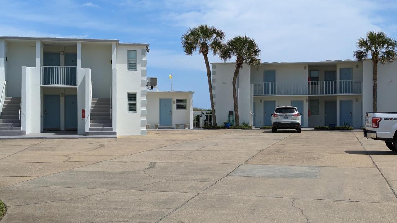 Apartment Cozy Little Beachfront Studio - Walk Out Your Back Door To The Beach! *