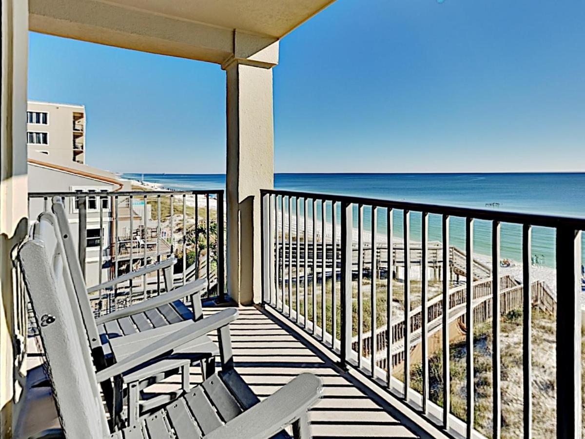 Apartment Emerald Towers West #3000