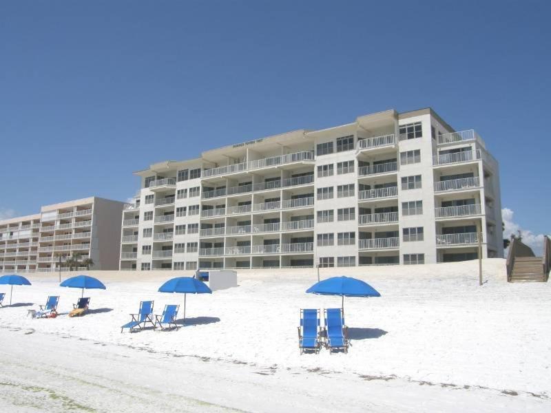Emerald Towers West #3000 Apartment *
