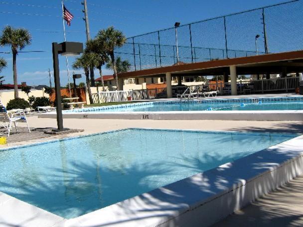 102 Surf Dweller By Alicia Hollis Realtor - Open March 16th Week Holiday home