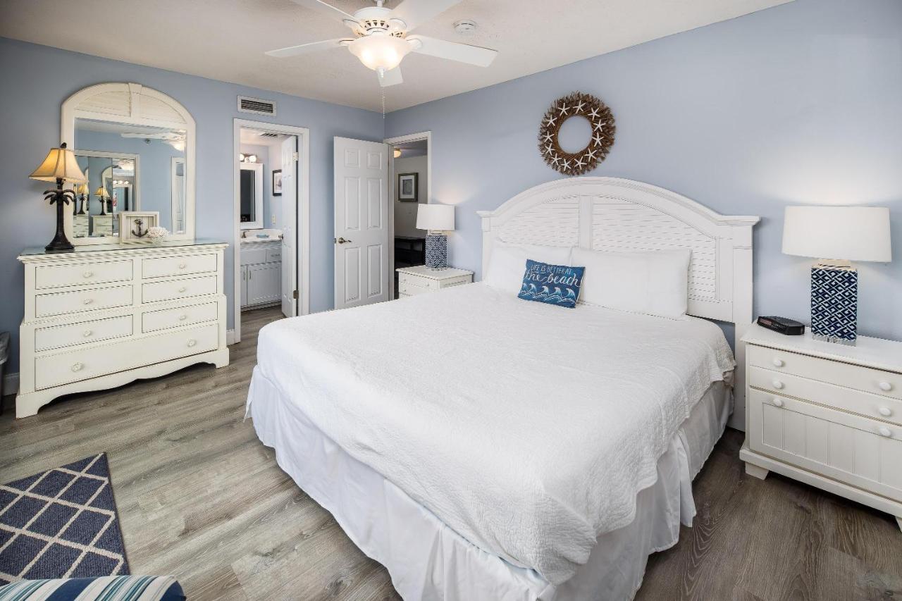 Nautilus 1601 - Gulf Front 2 Bedroom - 6th Floor - Huge Wraparound Balcony Holiday home Fort Walton Beach