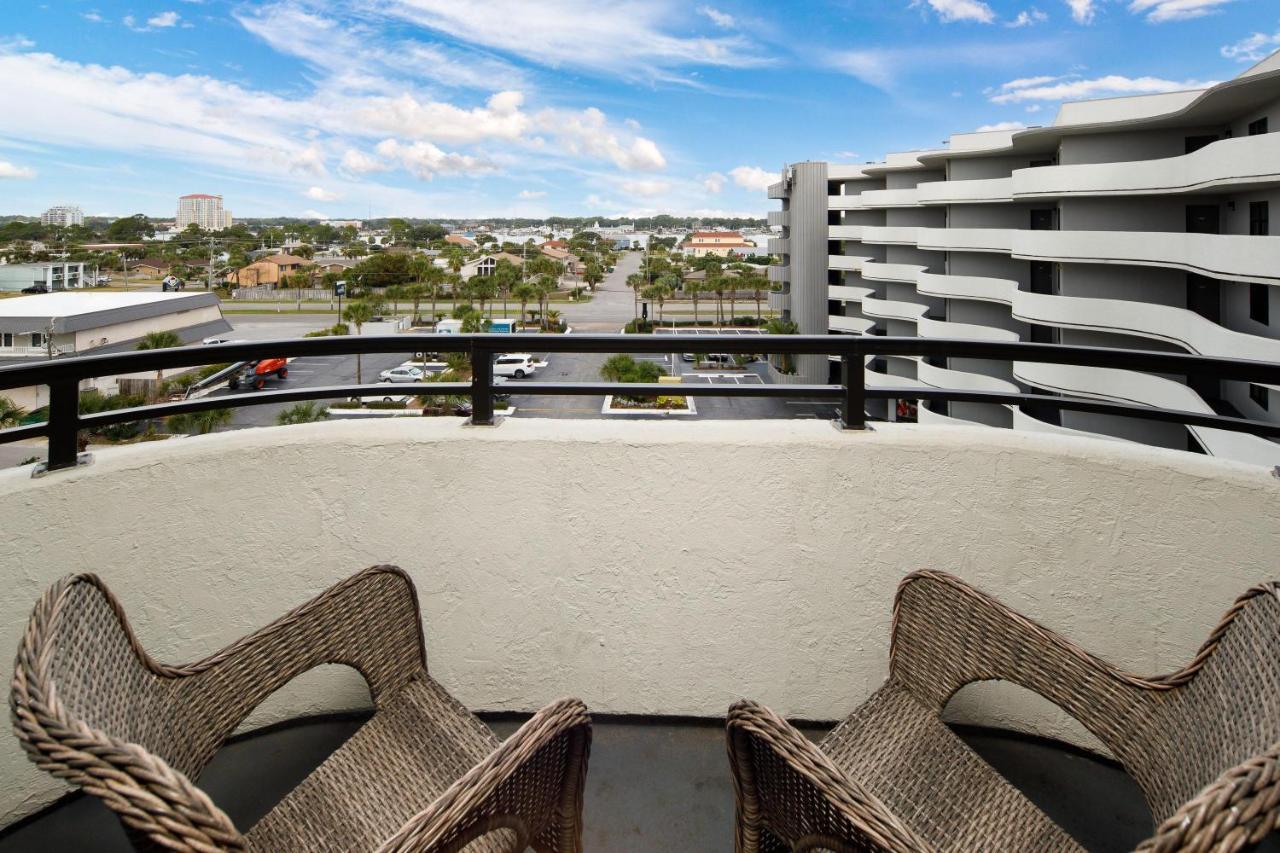 Nautilus 1601 - Gulf Front 2 Bedroom - 6th Floor - Huge Wraparound Balcony Holiday home Fort Walton Beach
