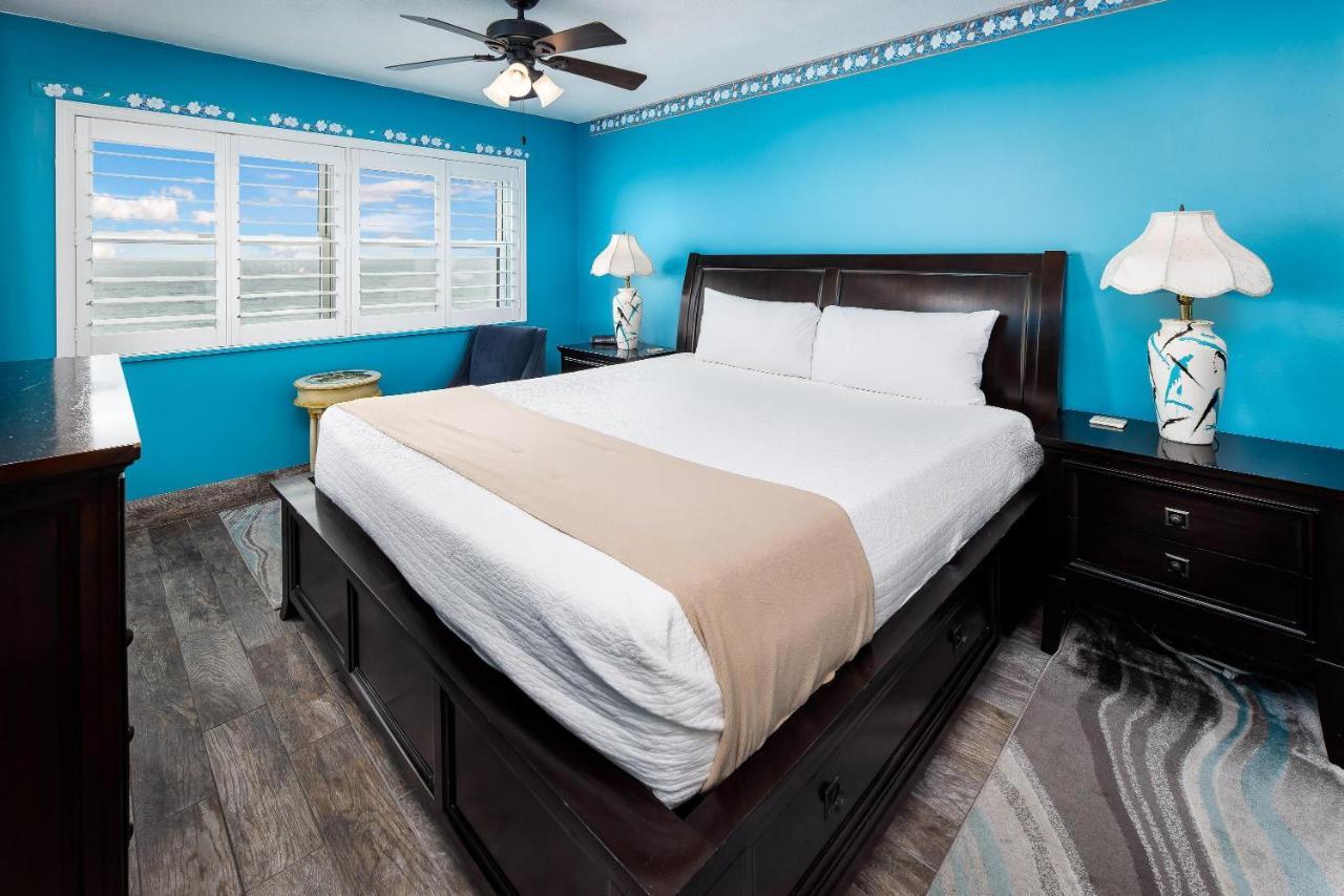 Nautilus 1704 Gulf Front Large 2 Bedroom Penthouse Huge Wrap Around Balcony * Fort Walton Beach