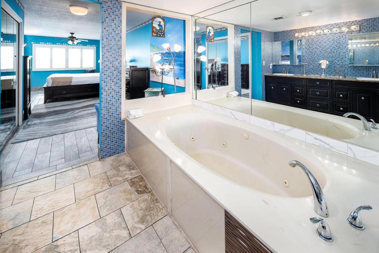 Holiday home Nautilus 1704 Gulf Front Large 2 Bedroom Penthouse Huge Wrap Around Balcony *
