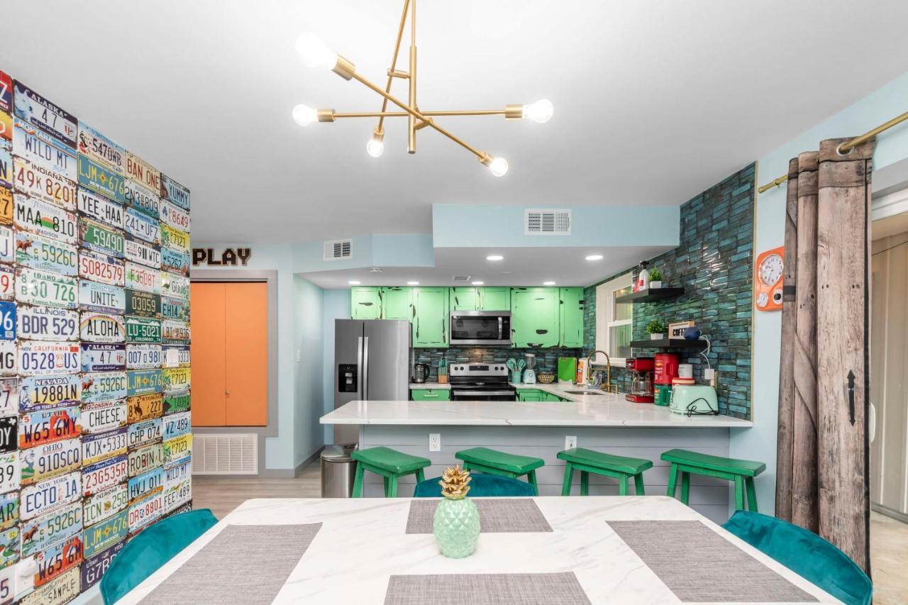 Holiday home Retro - Arcade Home, Kids, Dogs, Grill, & Beach!
