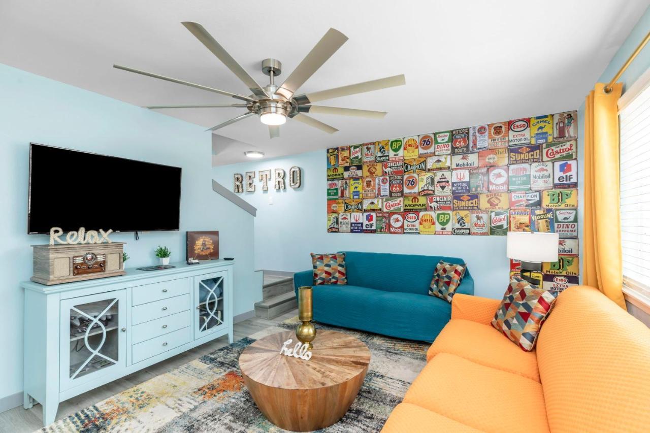 Retro - Arcade Home, Kids, Dogs, Grill, & Beach! Holiday home *