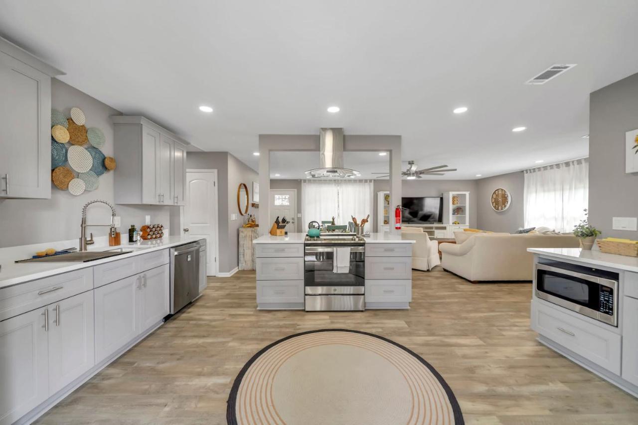 Holiday home Magnolia - Family-friendly Comforts, Tvs, Grill & Just Steps To The Beach! *