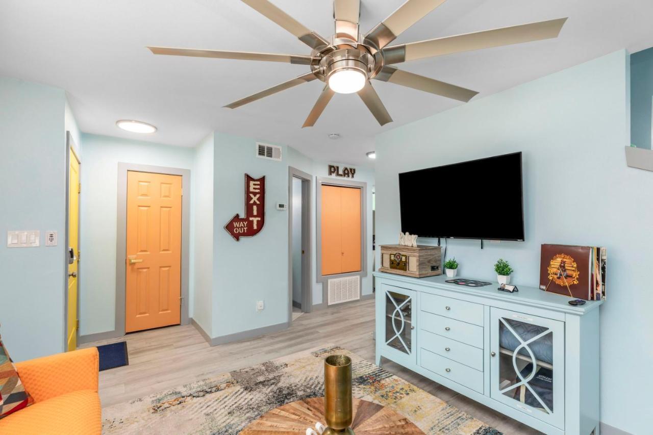 Holiday home Retro - Arcade Home, Kids, Dogs, Grill, & Beach! Fort Walton Beach