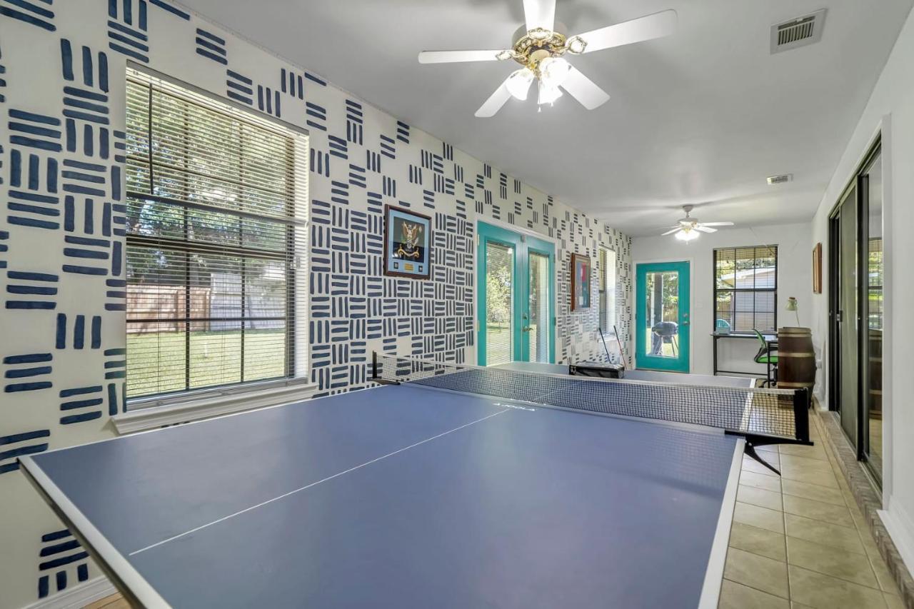 Verb - Arcades, Grill, Gym, Piano, Pong, & Beach! Holiday home *