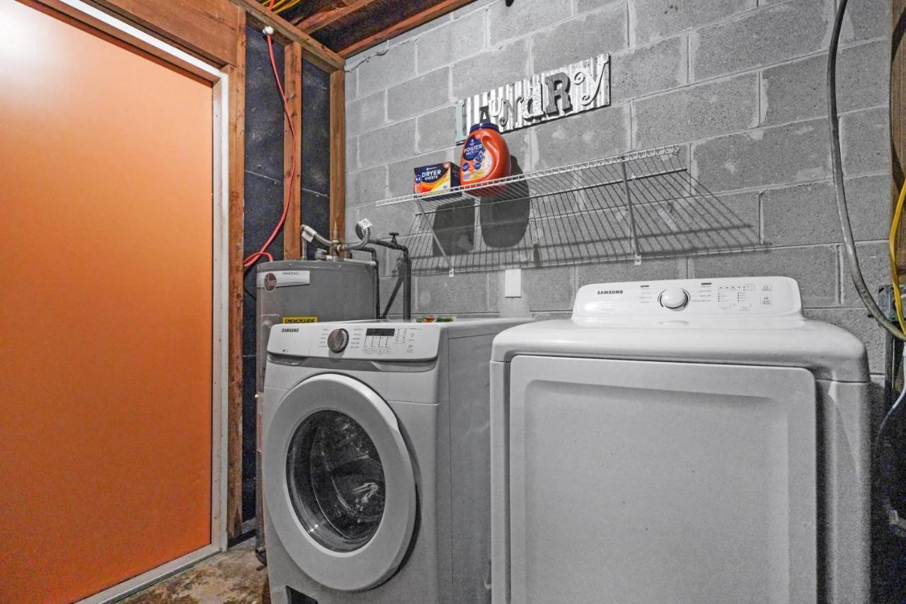 Retro - Arcade Home, Kids, Dogs, Grill, & Beach! Holiday home Fort Walton Beach