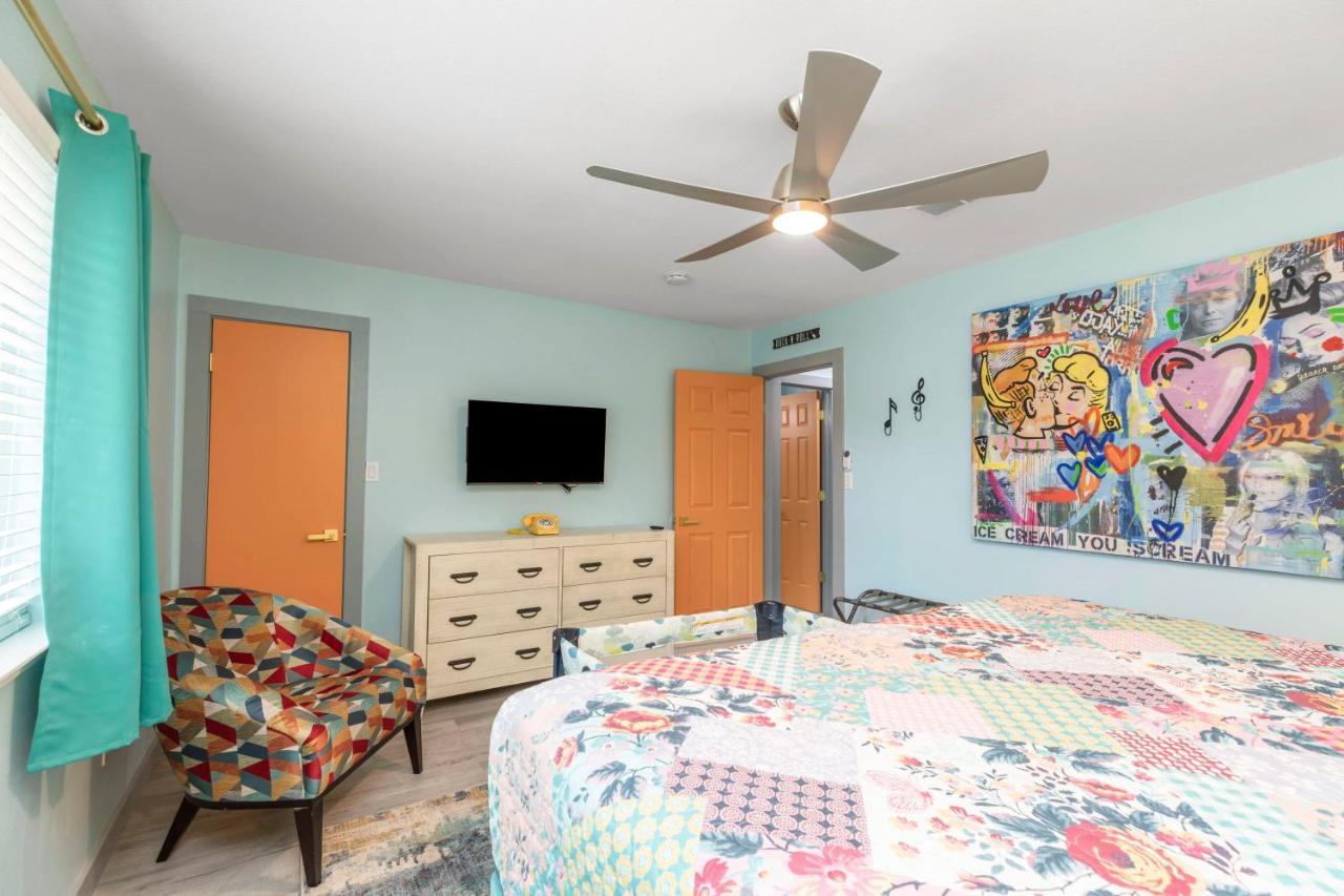 Holiday home Retro - Arcade Home, Kids, Dogs, Grill, & Beach! Fort Walton Beach