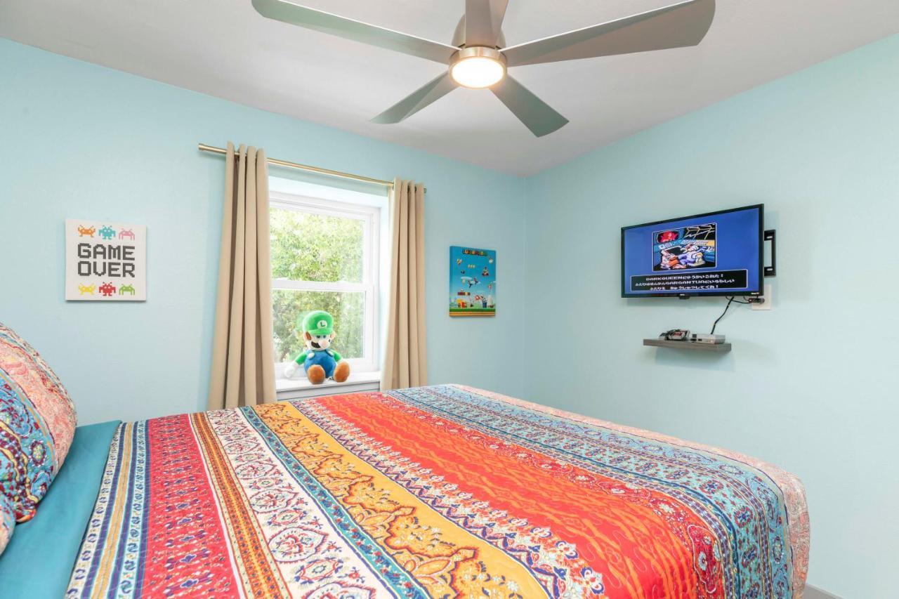 Holiday home Retro - Arcade Home, Kids, Dogs, Grill, & Beach! Fort Walton Beach