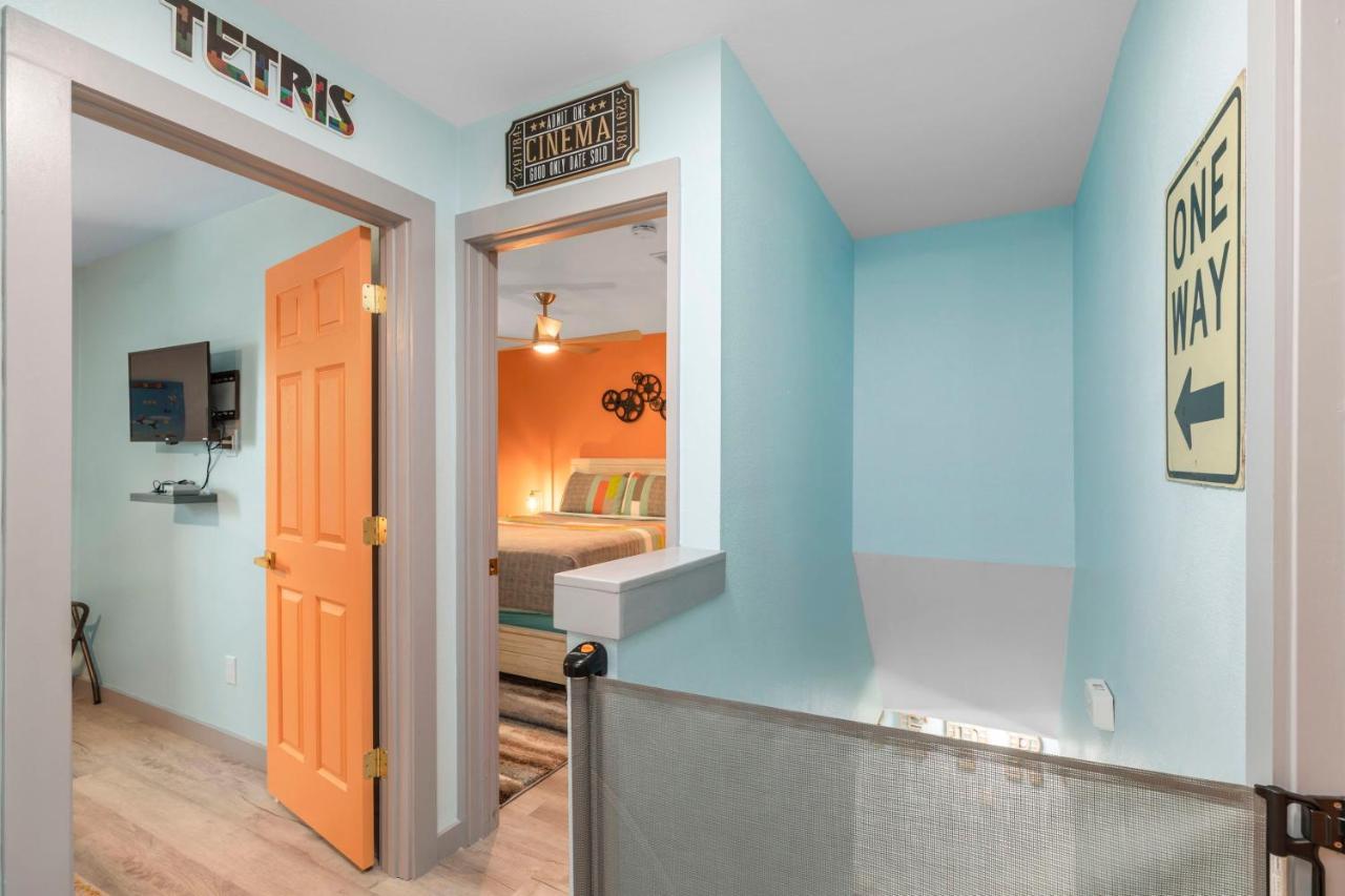 Retro - Arcade Home, Kids, Dogs, Grill, & Beach! Holiday home Fort Walton Beach