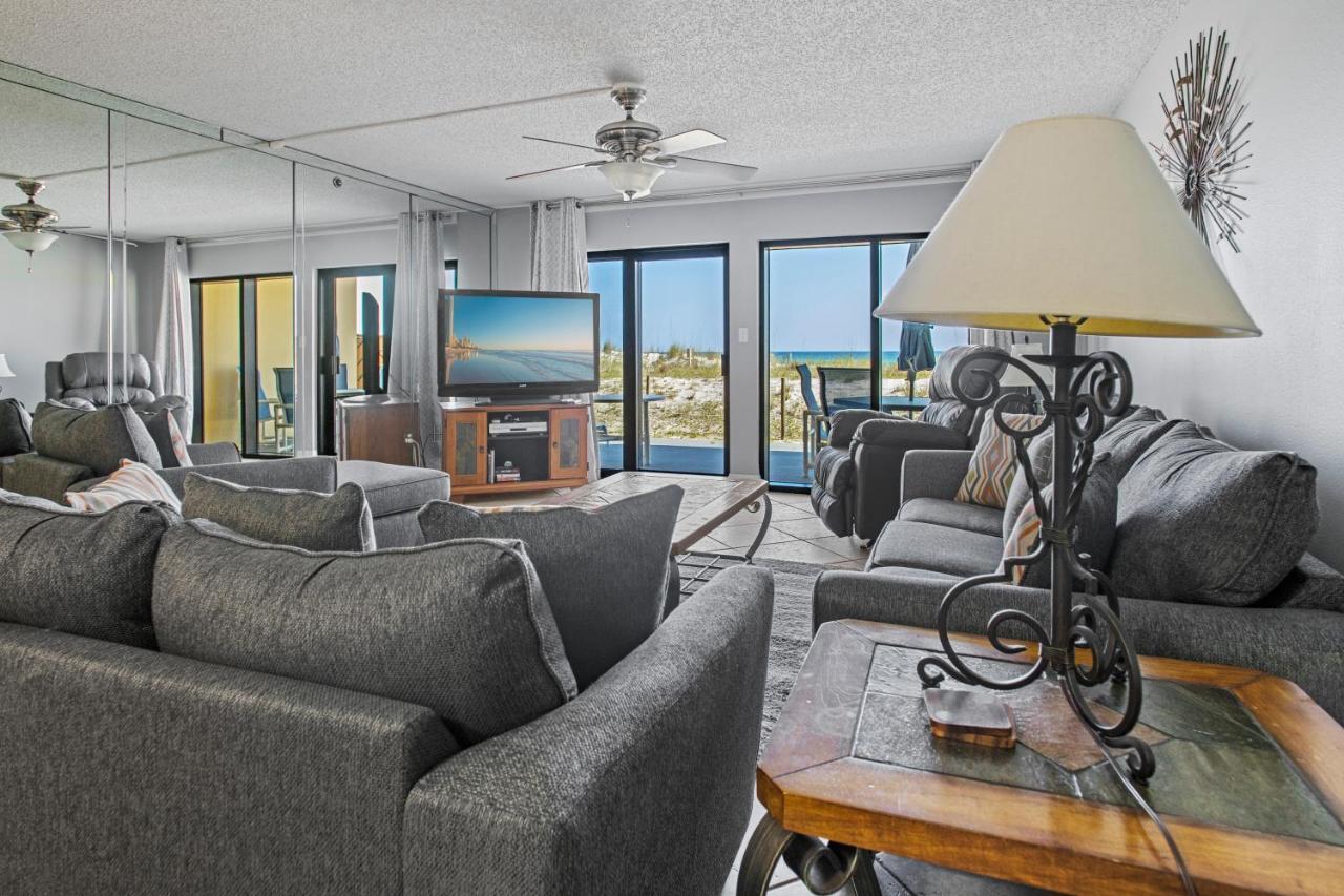 102 Surf Dweller By Alicia Hollis Realtor - Open March 16th Week Holiday home *