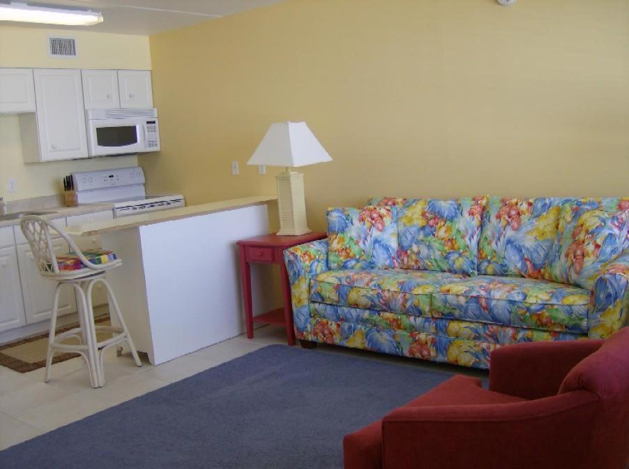 Holiday home #4 Island Surf By Alicia Hollis Realtor - Open Now *
