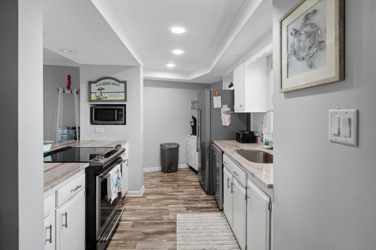 155 El Matador By Alicia Hollis - Open April 1st *