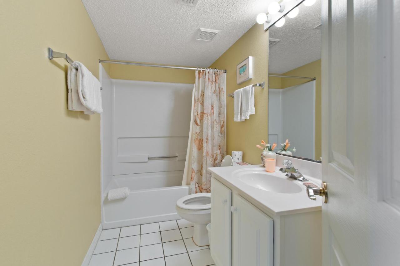 2004 Islander By Alicia Hollis - Open March 1st Holiday home
