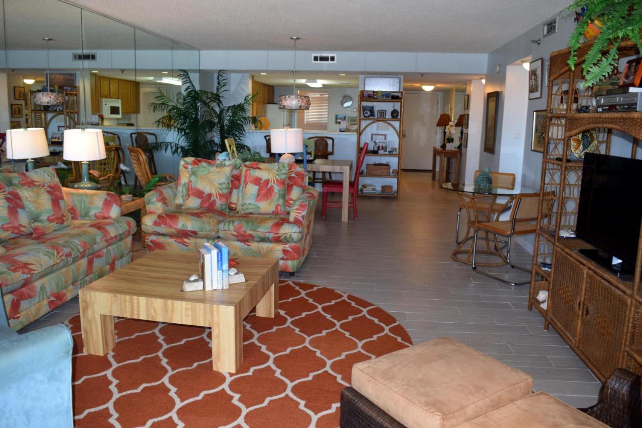 310 Surf Dweller By Alicia Hollis Realtor - Open March 16th Week Holiday home