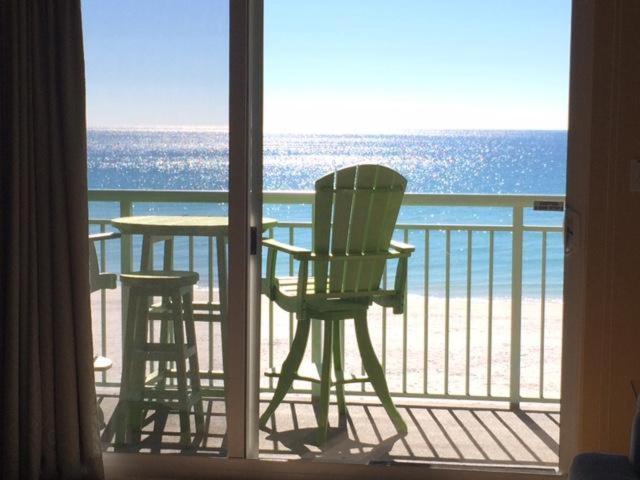 Pelican Isle 408