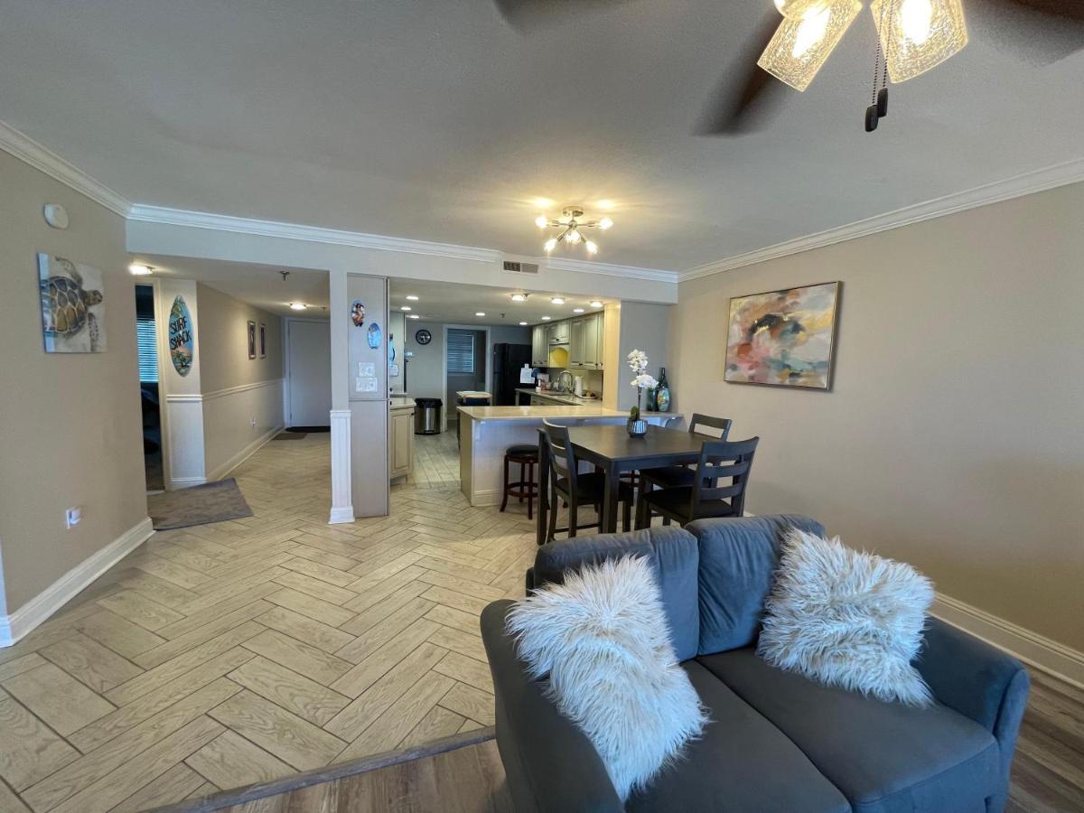 307 Surf Dweller By Alicia Hollis Realtor - Open March 16th Week Holiday home Fort Walton Beach