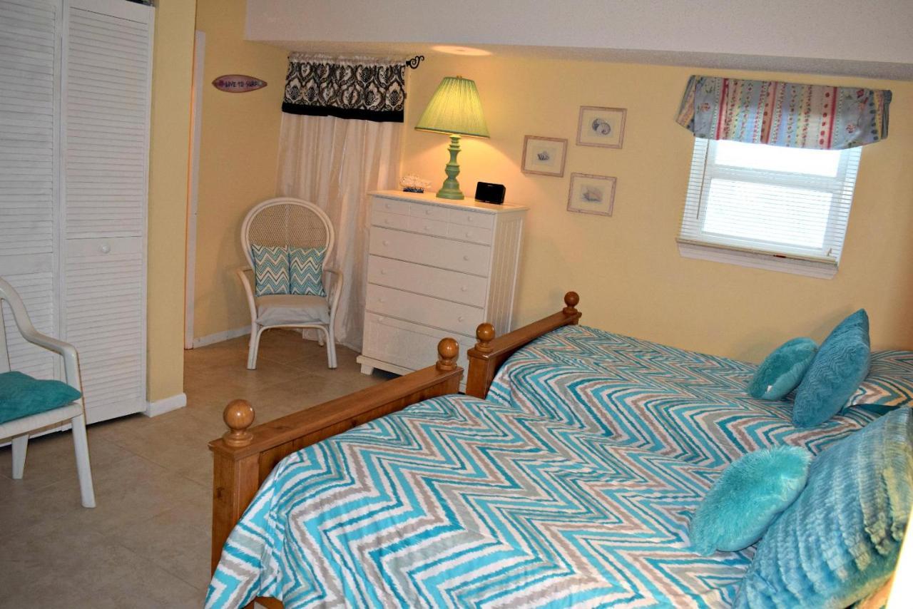 404 Emerald Isle By Alicia Hollis Realtor - Open In August Holiday home