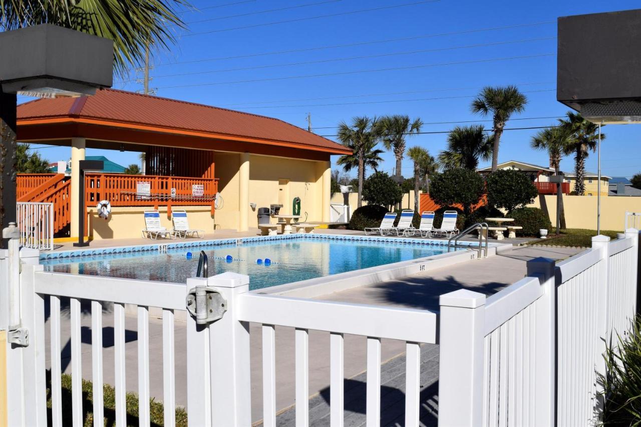 307 Surf Dweller By Alicia Hollis Realtor - Open March 16th Week Holiday home Fort Walton Beach