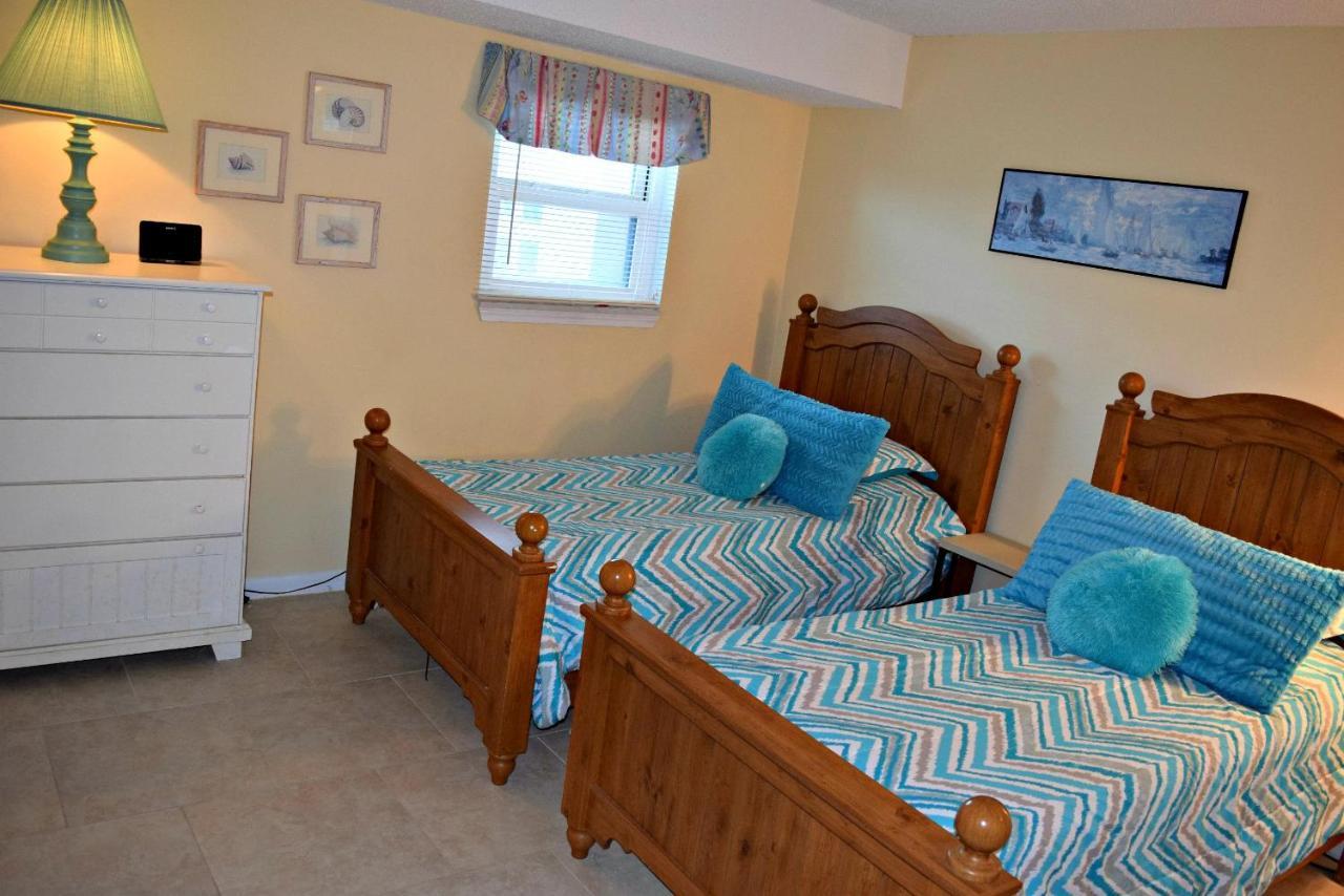 Holiday home 404 Emerald Isle By Alicia Hollis Realtor - Open In August *