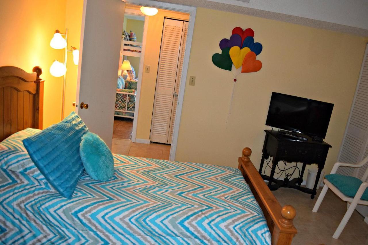 404 Emerald Isle By Alicia Hollis Realtor - Open In August Holiday home
