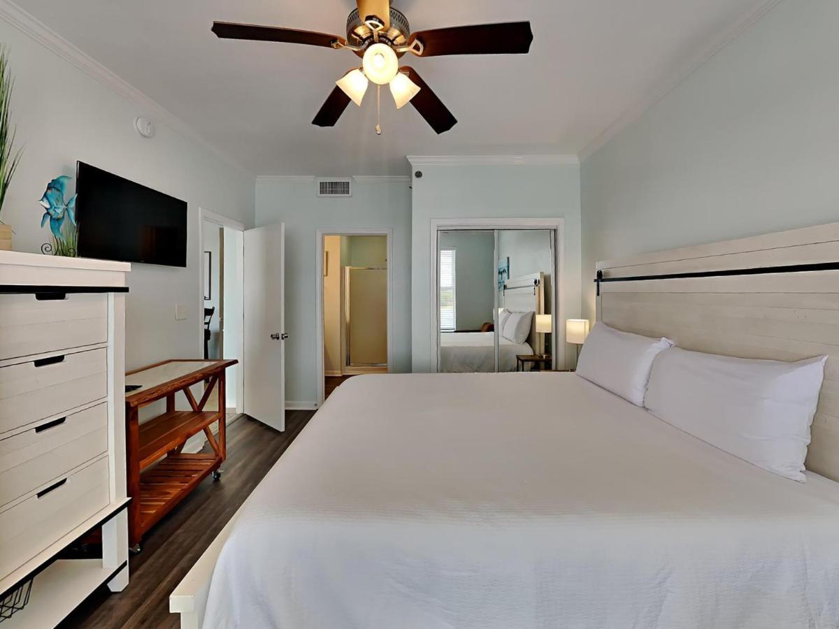 Palm Court Yacht Club #308 Apartment
