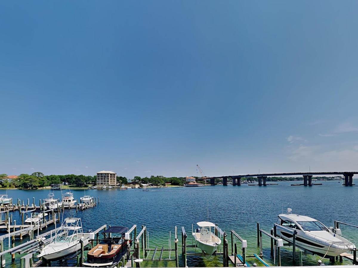 Palm Court Yacht Club #308 *