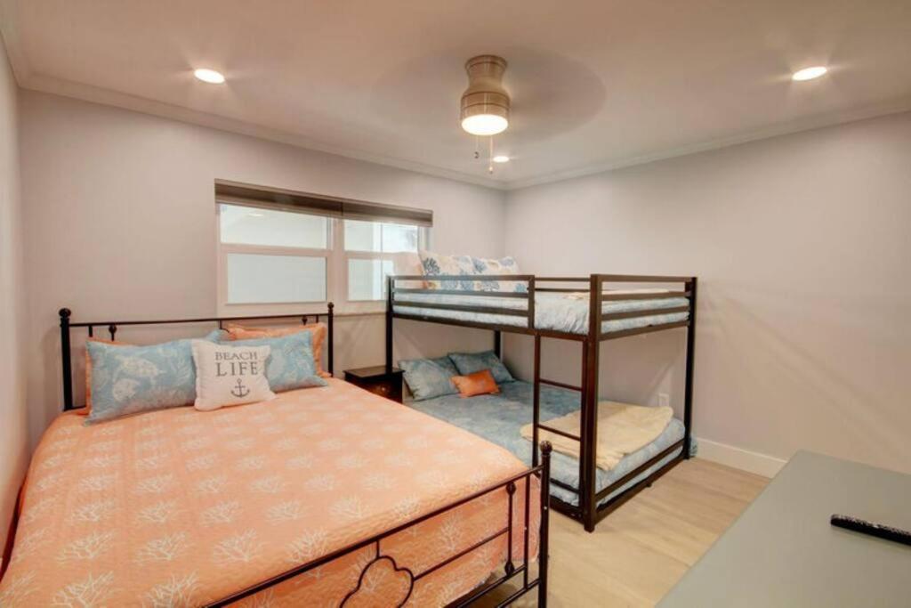 El Matador 539 - Third Floor Unit