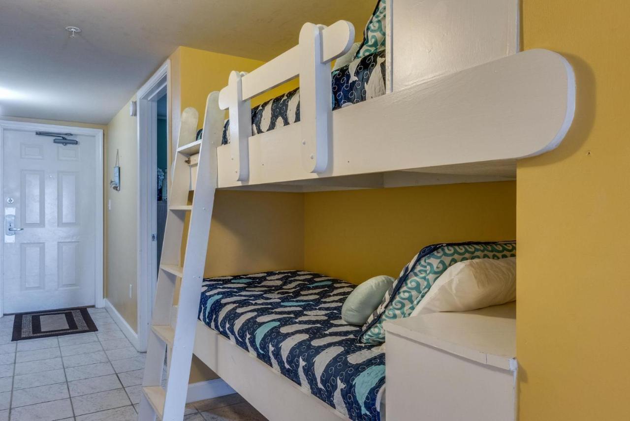 Pelican Isle 408