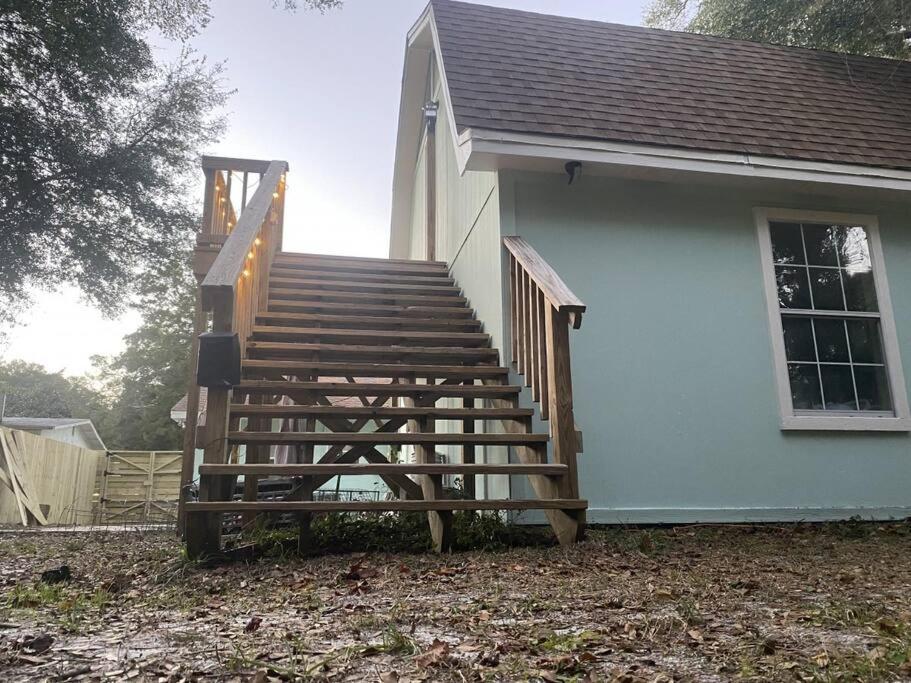 One Bedroom Loft, Very Close To And Downtown *