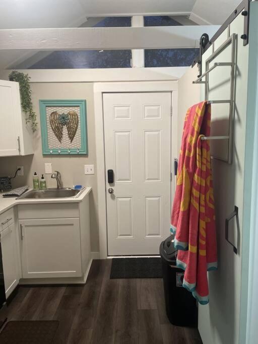 One Bedroom Loft, Very Close To And Downtown Holiday home