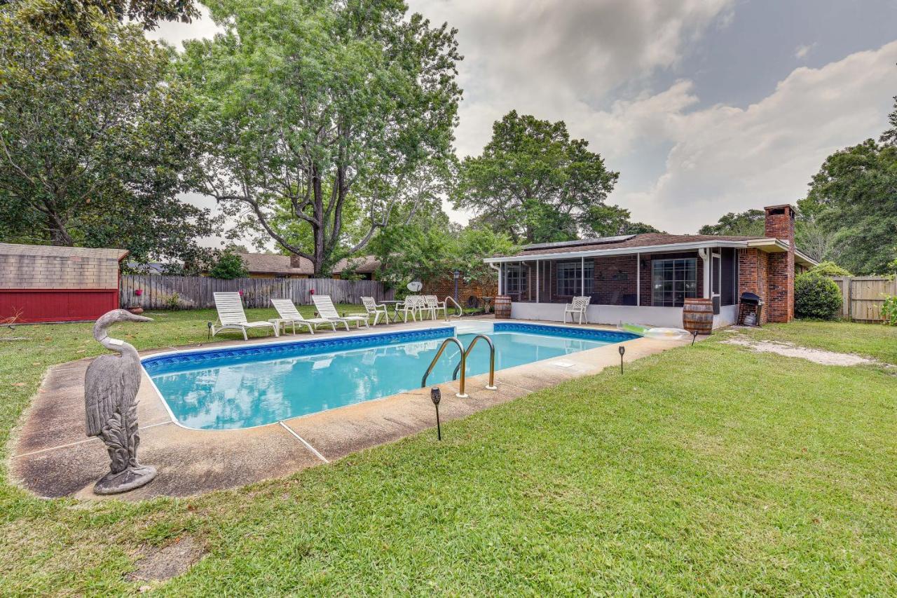 Pet-friendly Walton With Pool