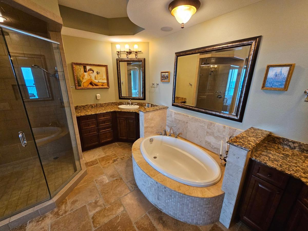Holiday home Bella Riva 409 4 Bedroom Beachfront Set Up Included