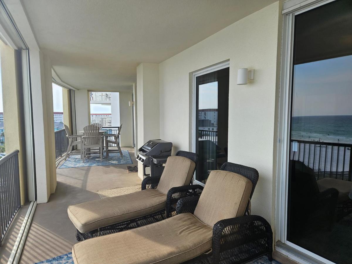 Holiday home Bella Riva 409 4 Bedroom Beachfront Set Up Included *