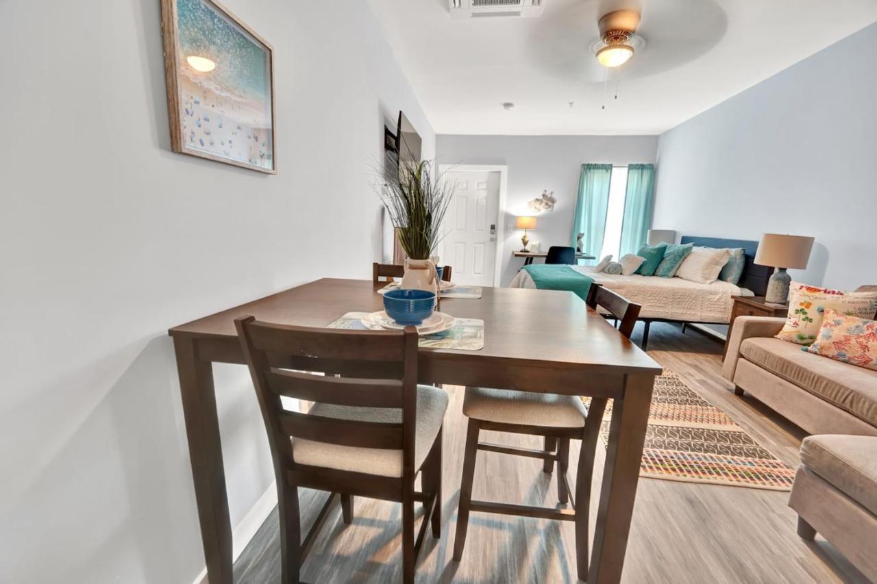 Swim Surf Relax At The The Pelican Nest In Fwb Apartment