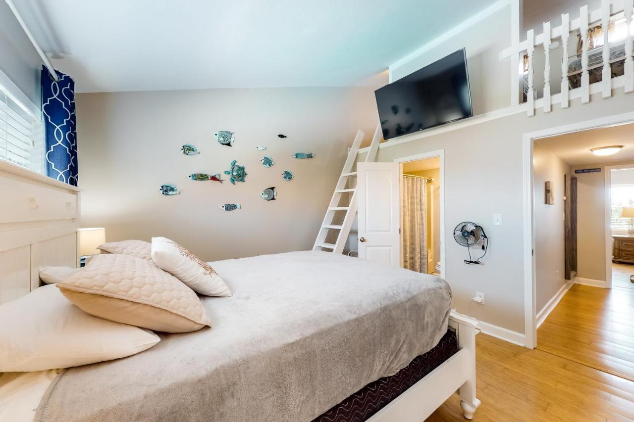 Commodores Landing 209